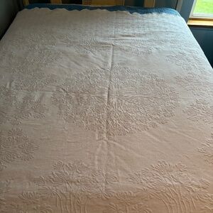 Antique Bedspread Coverlet - Full Sized